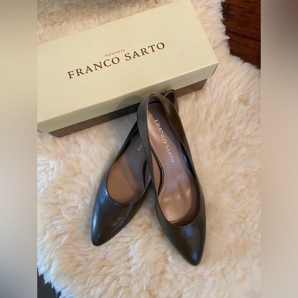 Franco Sarto olive green pointed toe kitten heel NIB - Picture 2 of 13